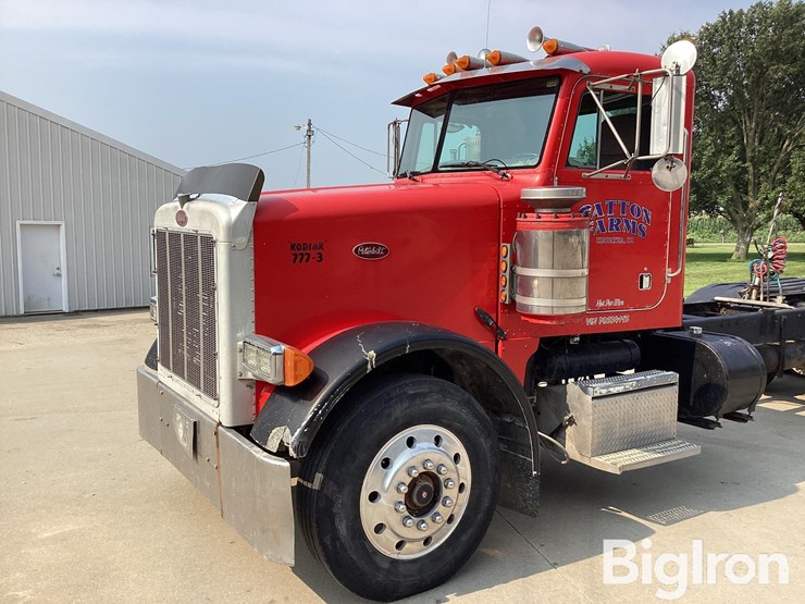 1993-peterbilt-378-image-12