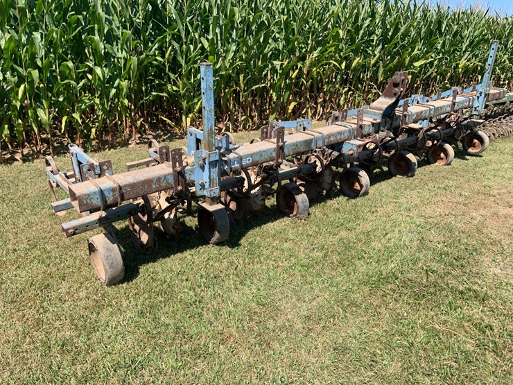 allied-8-row-cultivator-image-1