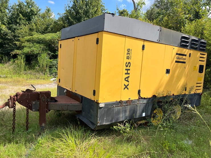#104-•-atlas-copco-xahs-836-trailer-mounted-air-compressor-image-3