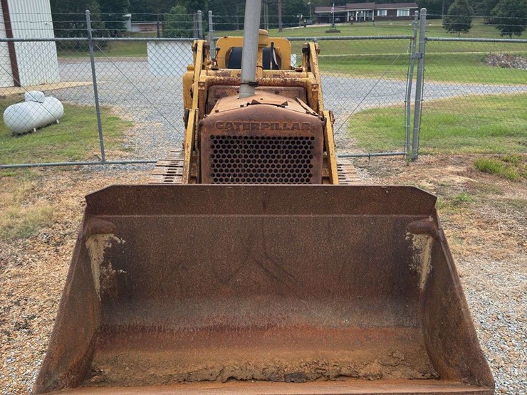 caterpillar-933-image-44
