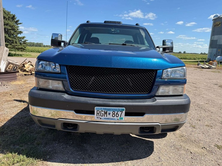 2005-chevrolet-2500-image-3