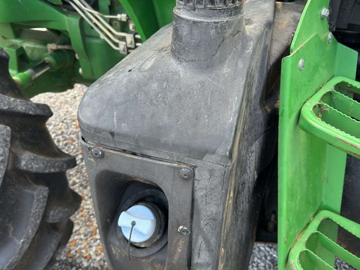 2020-john-deere-6120e-image-22