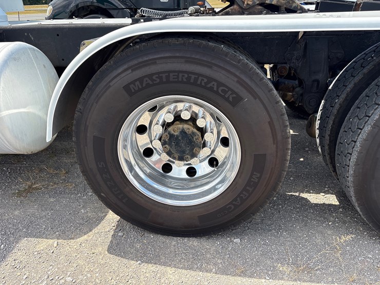 1998-peterbilt-378-image-12