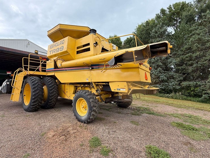 2000-new-holland-tr99-image-6