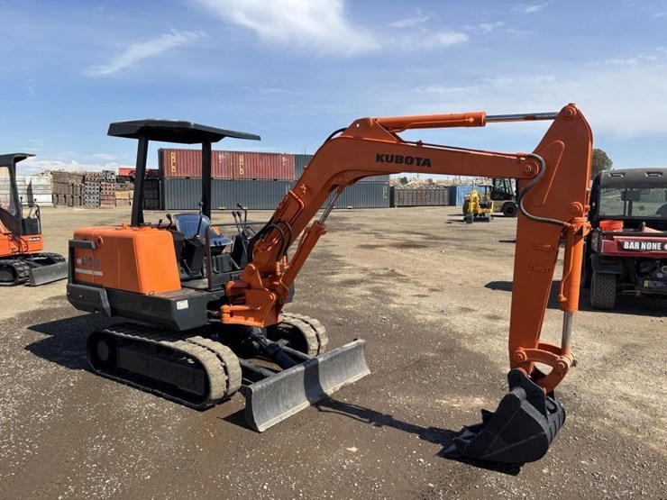 kubota-kx026-image-2