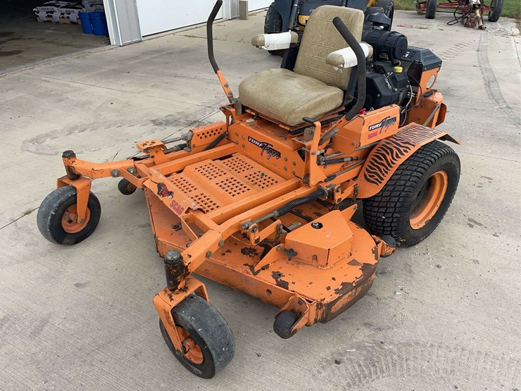 scag-61”-zero-turn-mower-image-9