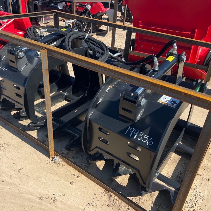 UNUSED RAYTREE RMBG72-72" ROOT GRAPPLE