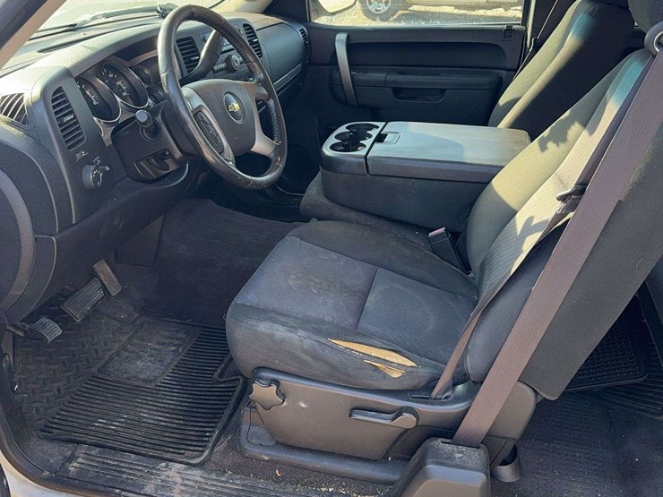 2013-chevrolet-silverado-1500-image-9
