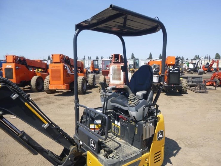 2022-deere-17g-image-6