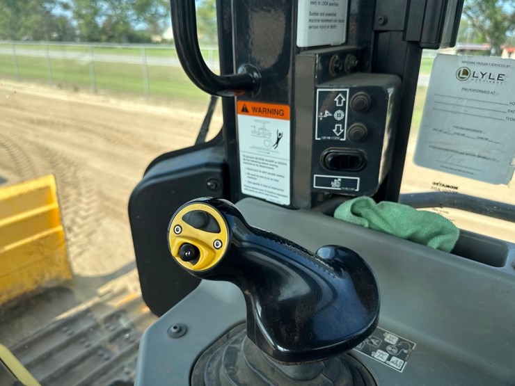 2019-komatsu-d51px-24-image-31