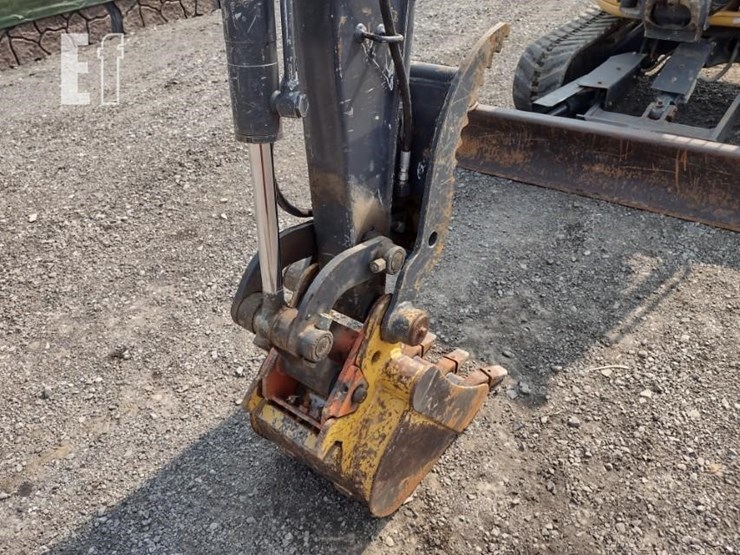 2018-deere-35g-image-16