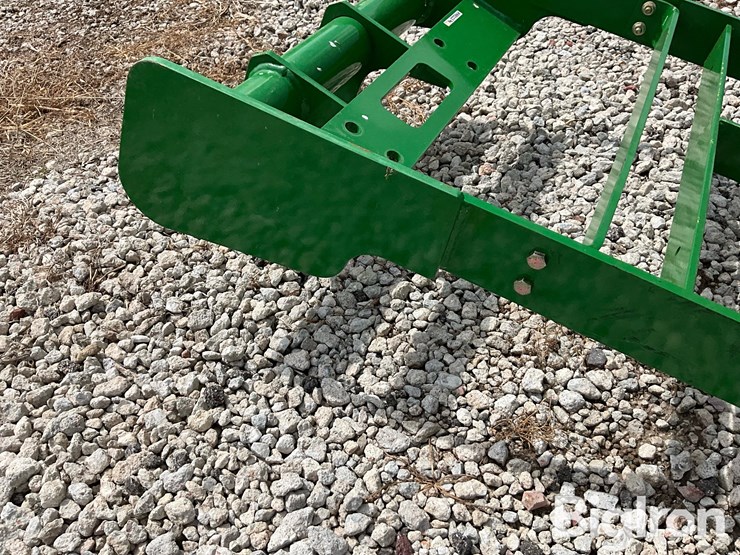 john-deere-7000-image-18