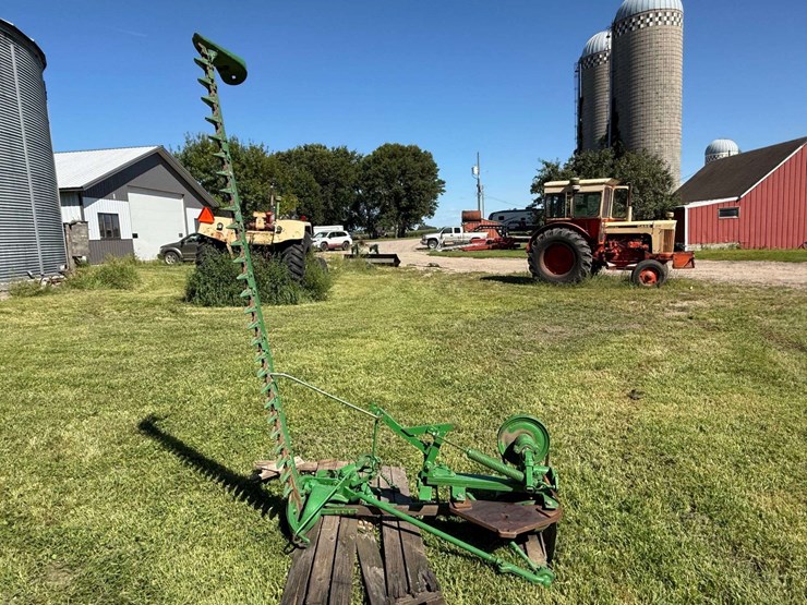 john-deere-7-image-1