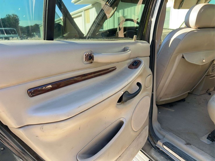 2002-lincoln-navigator-image-18