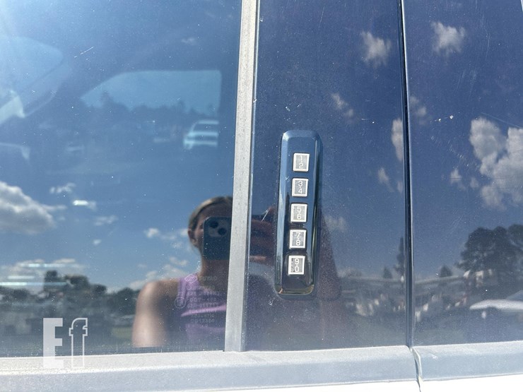 2019-ford-f150-image-18