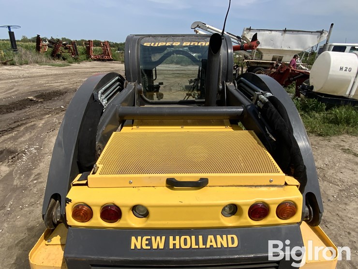 new-holland-c238-image-16