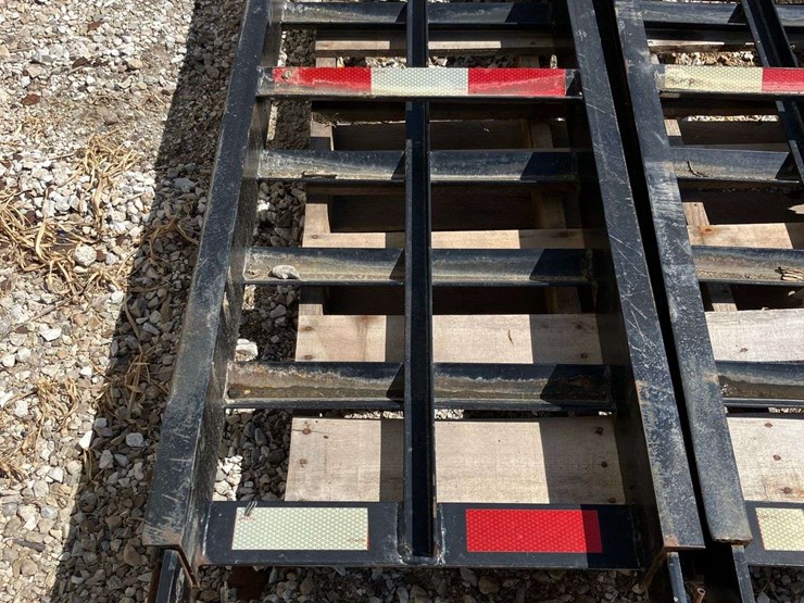 black-heavy-duty-trailer-ramps---approximately-5’-long-x-2’-wide-image-2