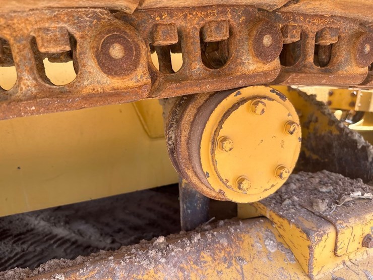 2005-caterpillar-d3g-lgp-image-15