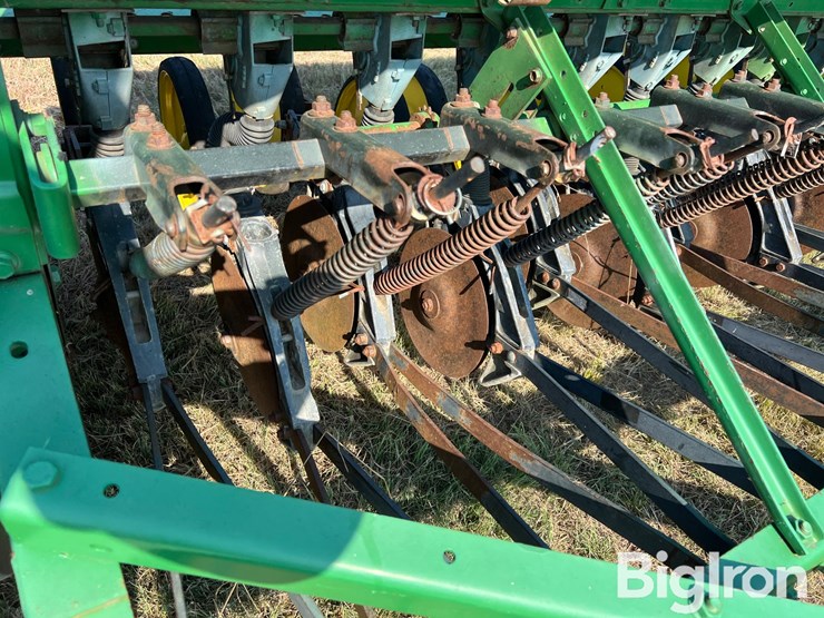 john-deere-450-image-16