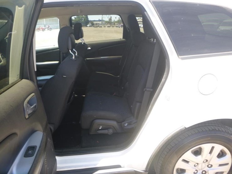 2017-dodge-journey-image-6