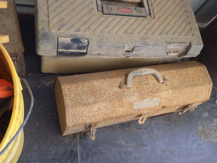 (2)-buckets-of-tools,-dewalt-grinder,-tool-boxes-image-6