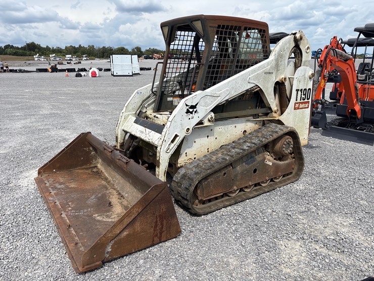 2010-bobcat-t190-image-1