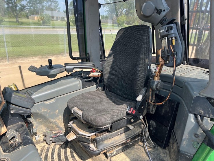 2010-deere-1110e-image-34