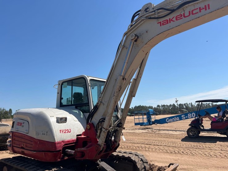 2017-takeuchi-tb290-image-25