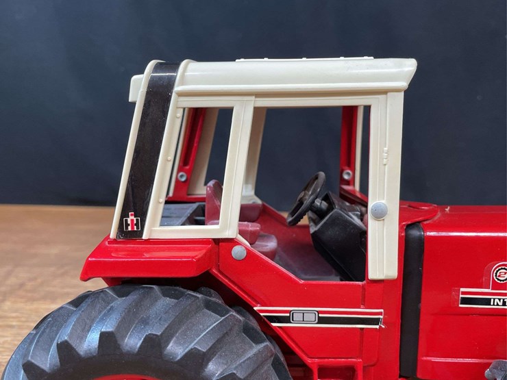 1/16-ih-3588-ertl-image-14
