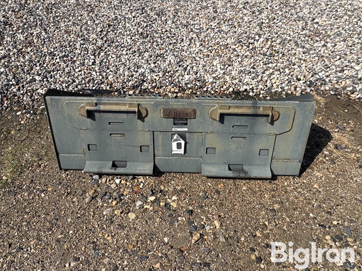 bobcat-68”-heavy-duty-skid-steer-bucket-image-6