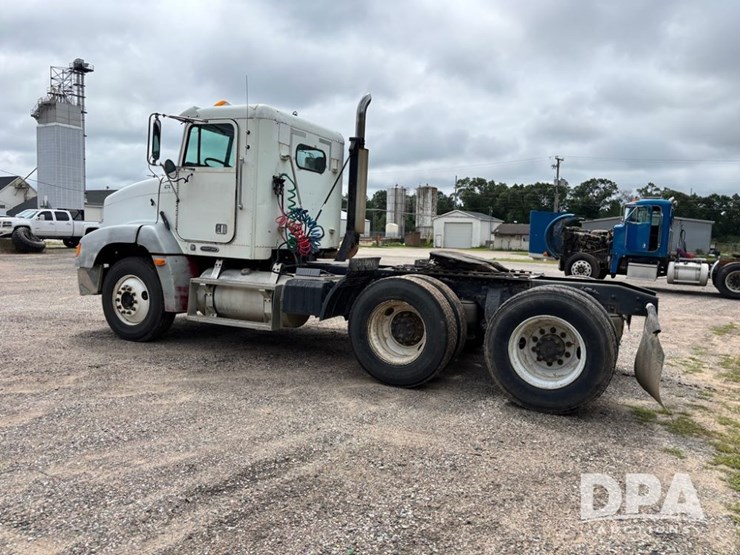 1999-freightliner-truck-(dr12135-unit-474)-image-12