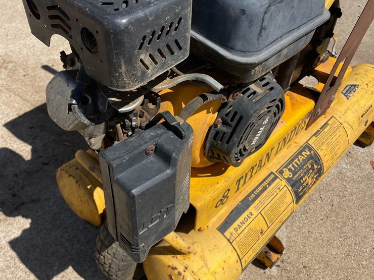titan-industrial-tac-2t-air-compressor-image-4