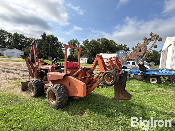 ditch-witch-r65-image-7