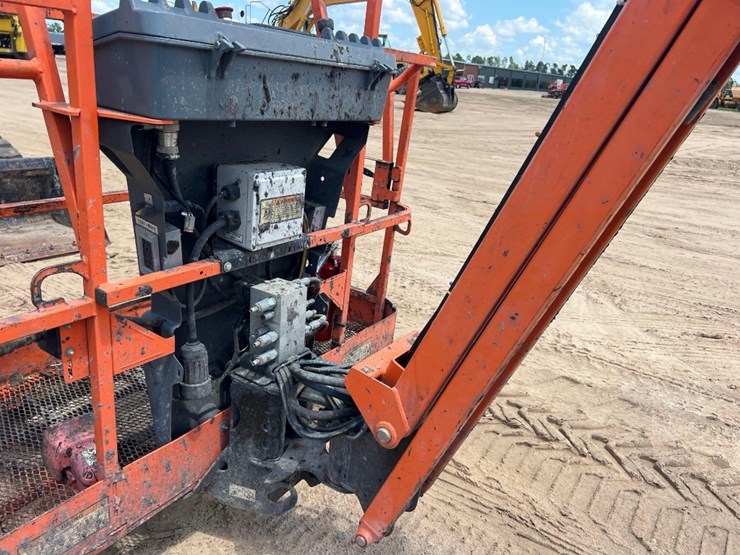 2008-jlg-450aj-image-22