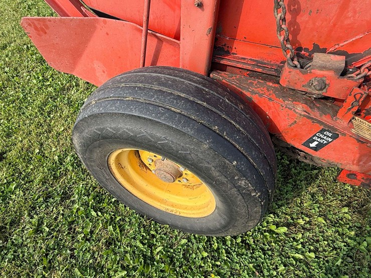 massey-ferguson-560-image-13