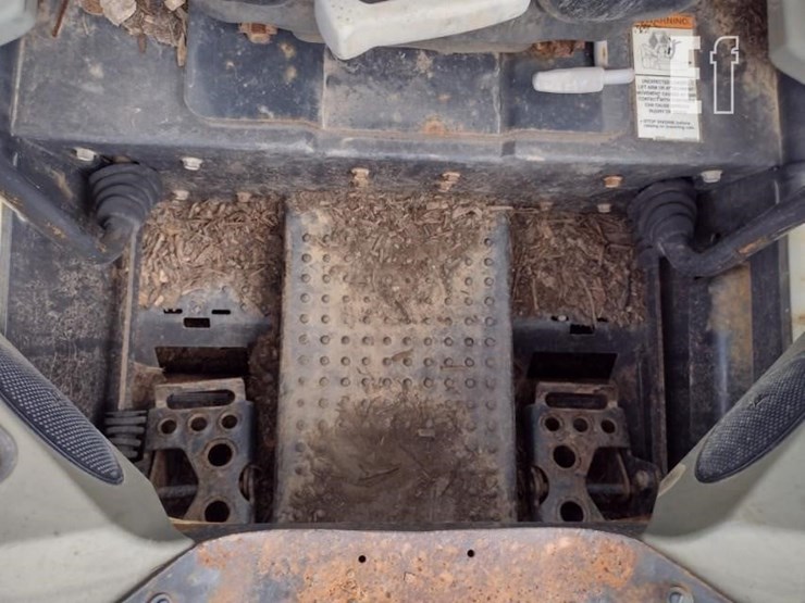 2012-bobcat-s650-image-12
