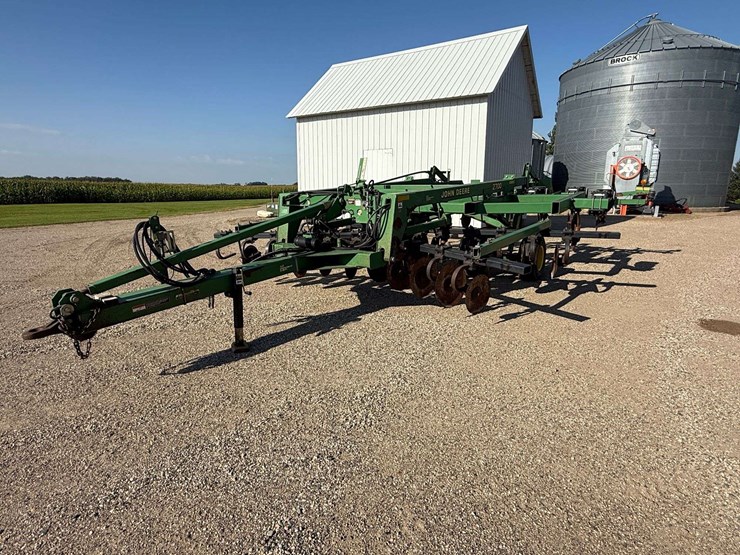 john-deere-2700-image-23
