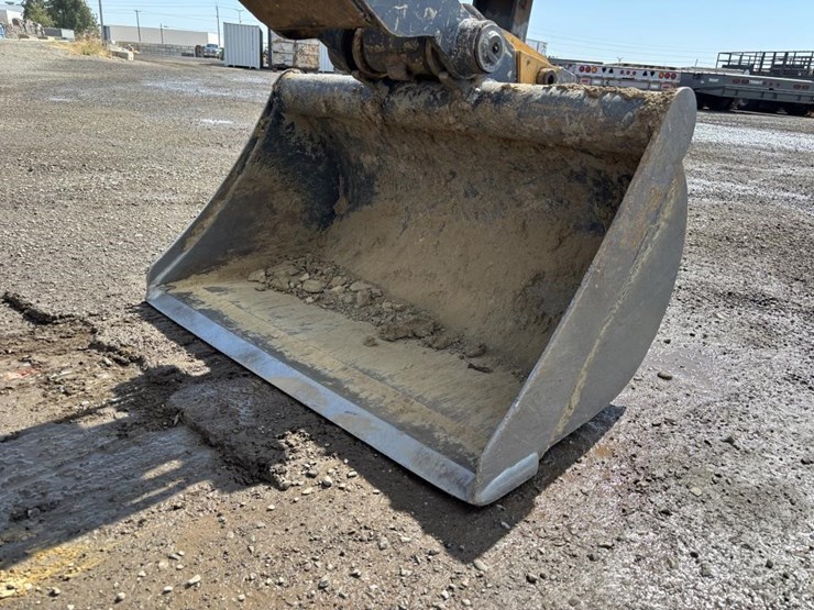 2023-deere-60g-image-11