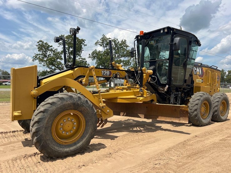 2020-caterpillar-120-image-8