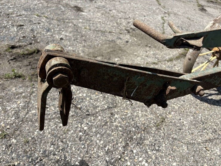 john-deere-single-shank-subsoiler,-on-steel,-clutch-lift-image-9