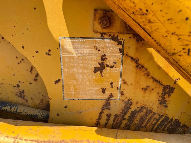 caterpillar-933-image-34