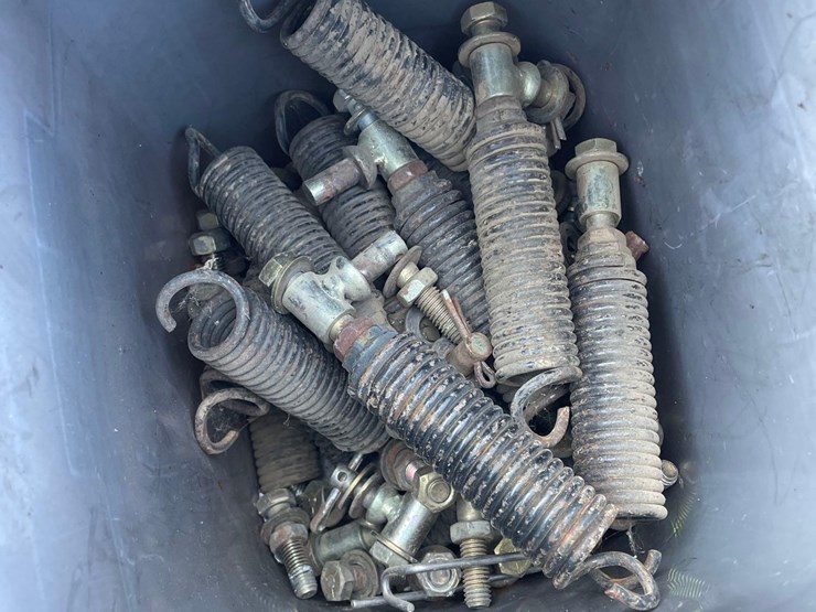springs-for-12-row-white-planter-image-3