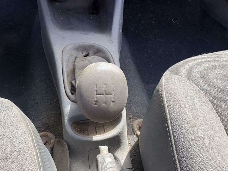 2000-hyundai-accent,-2-door,-175/70r13-tires,-5-speed-manual,-cloth,-receiver-hitch,-161058-miles,-t-image-14