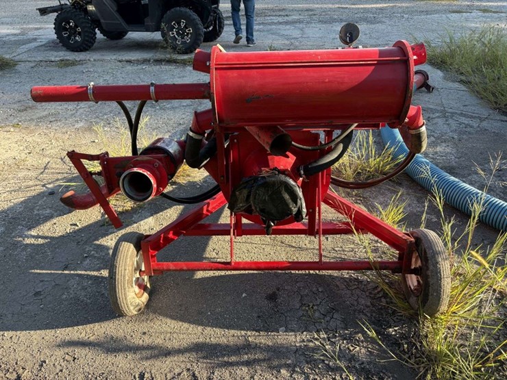 van-dale-liquid-manure-pump,-hydraulic,-self-priming,-540-pto,-on-2-wheel-cart,-15’x6”-suction-hose,-image-5