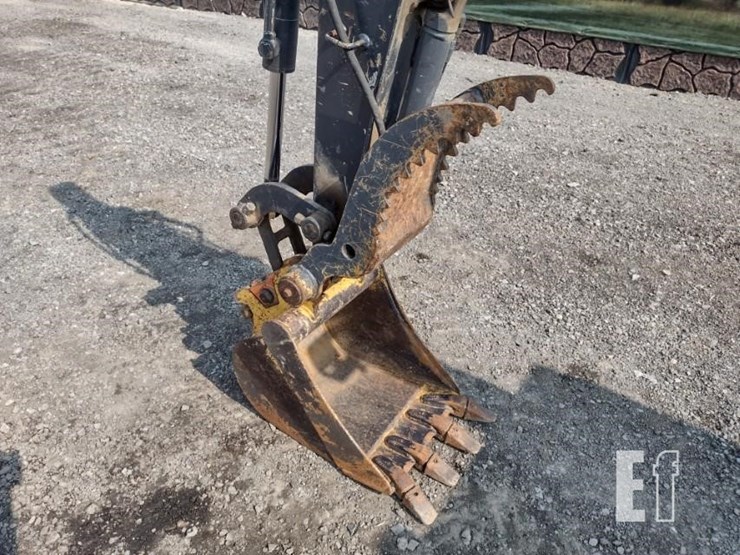 2018-deere-35g-image-15