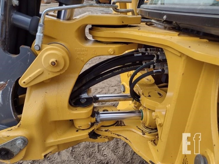 2020-deere-410l-image-34