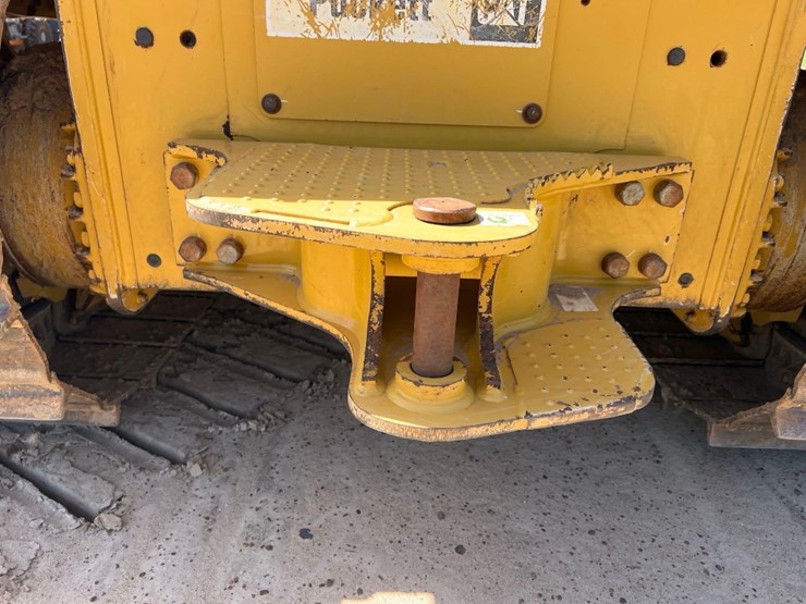 2020-caterpillar-d6k2-lgp-image-14