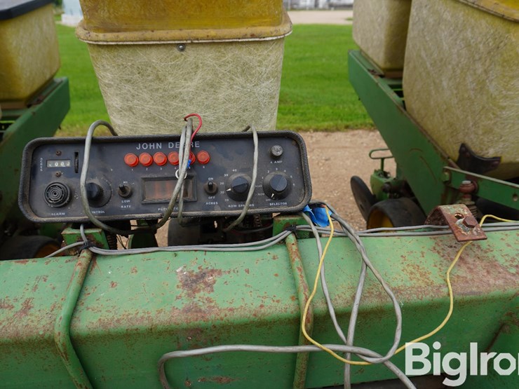 john-deere-7000-image-13