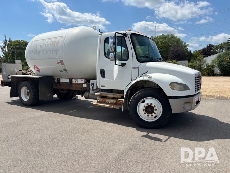 2006-freightliner-business-class-(dr12083)-image-17