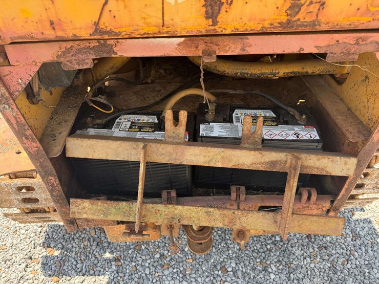 caterpillar-933-image-28